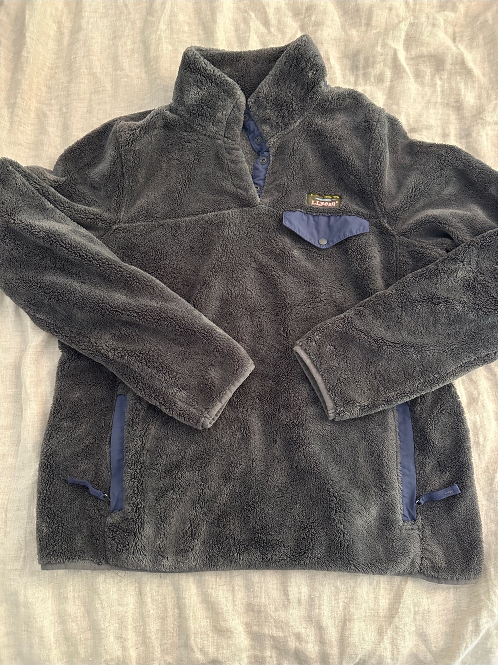 LL BEAN Gray Fleece Pullover with Purple Pocket Trim